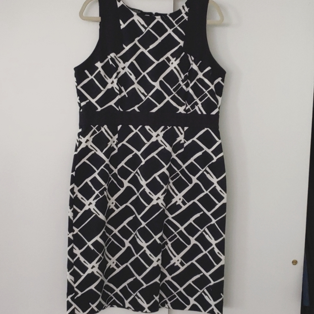 Peck & Peck Size 14 Sleeveless Black & White Dress